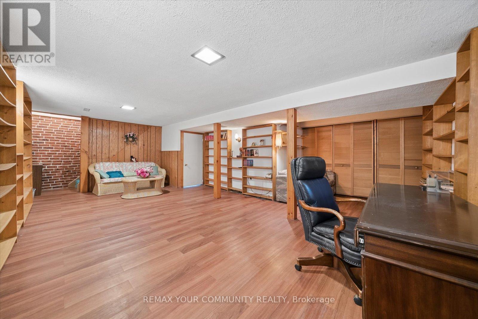 31 DELORAINE DRIVE - 25