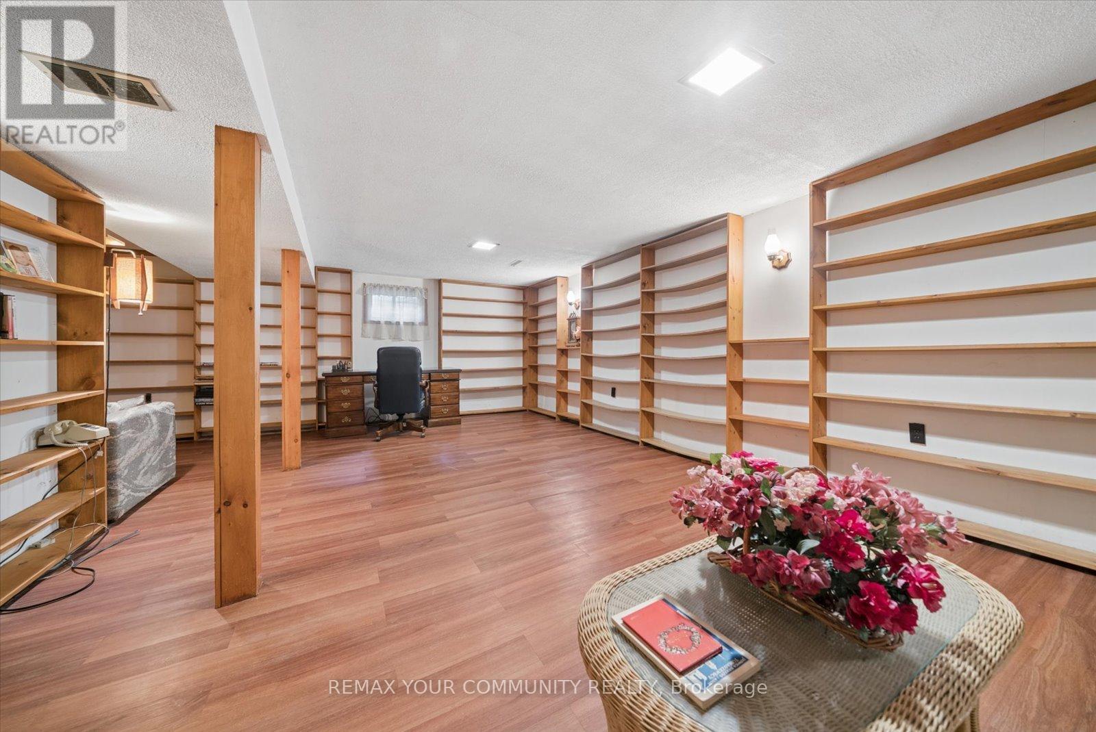31 DELORAINE DRIVE - 27