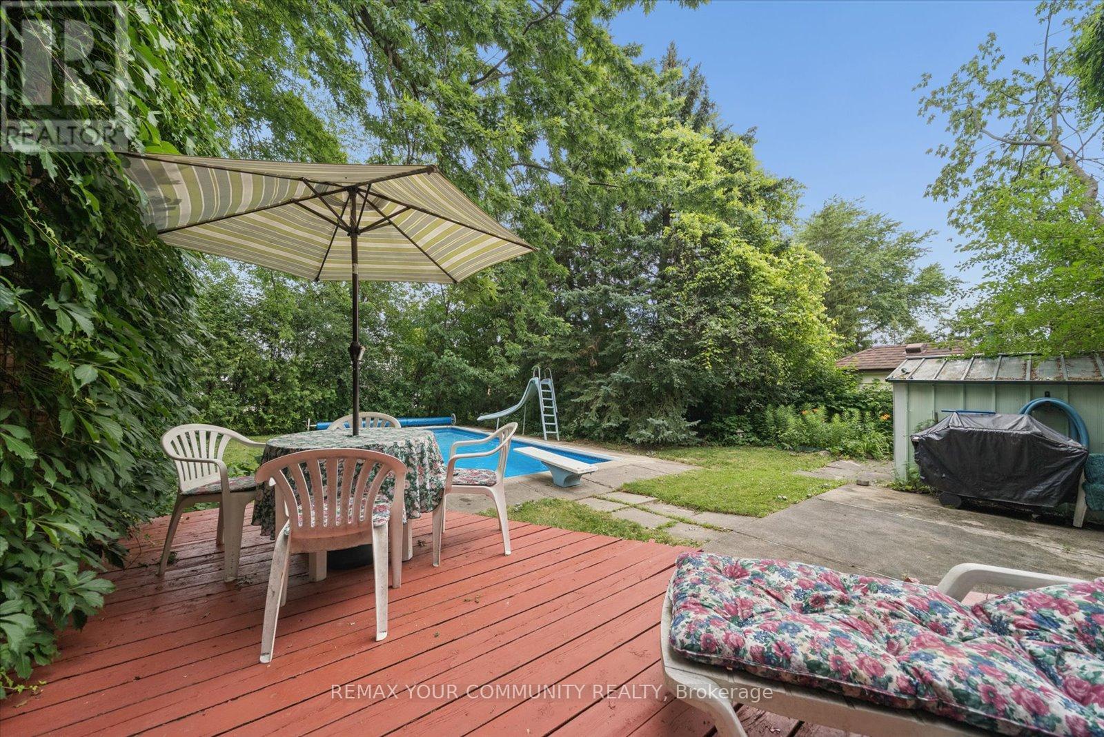 31 DELORAINE DRIVE - 30