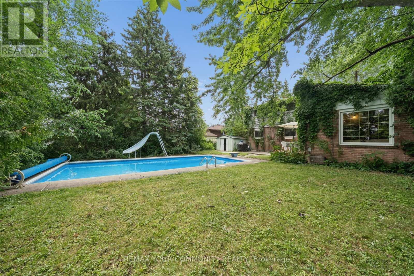 31 DELORAINE DRIVE - 32