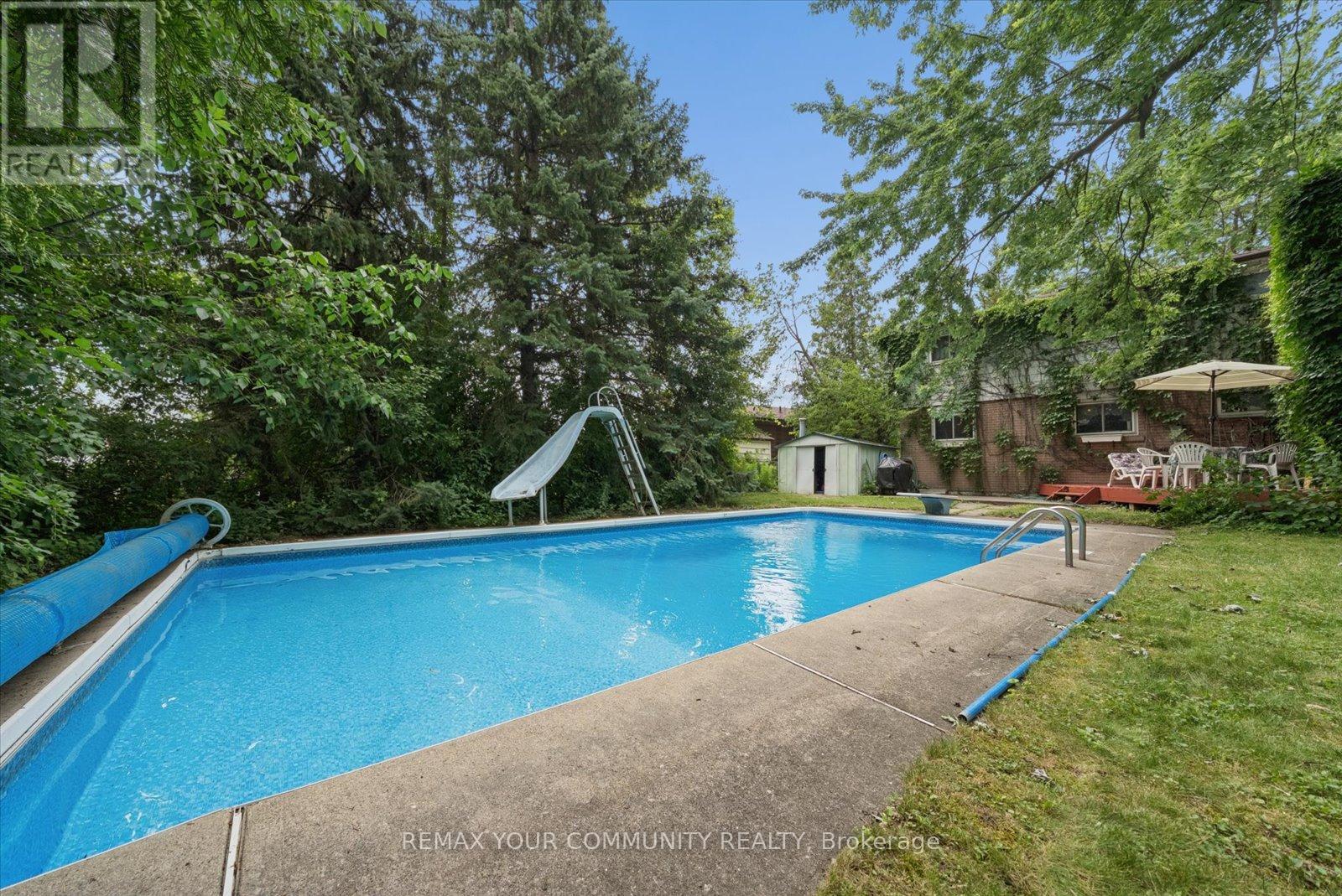 31 DELORAINE DRIVE - 33