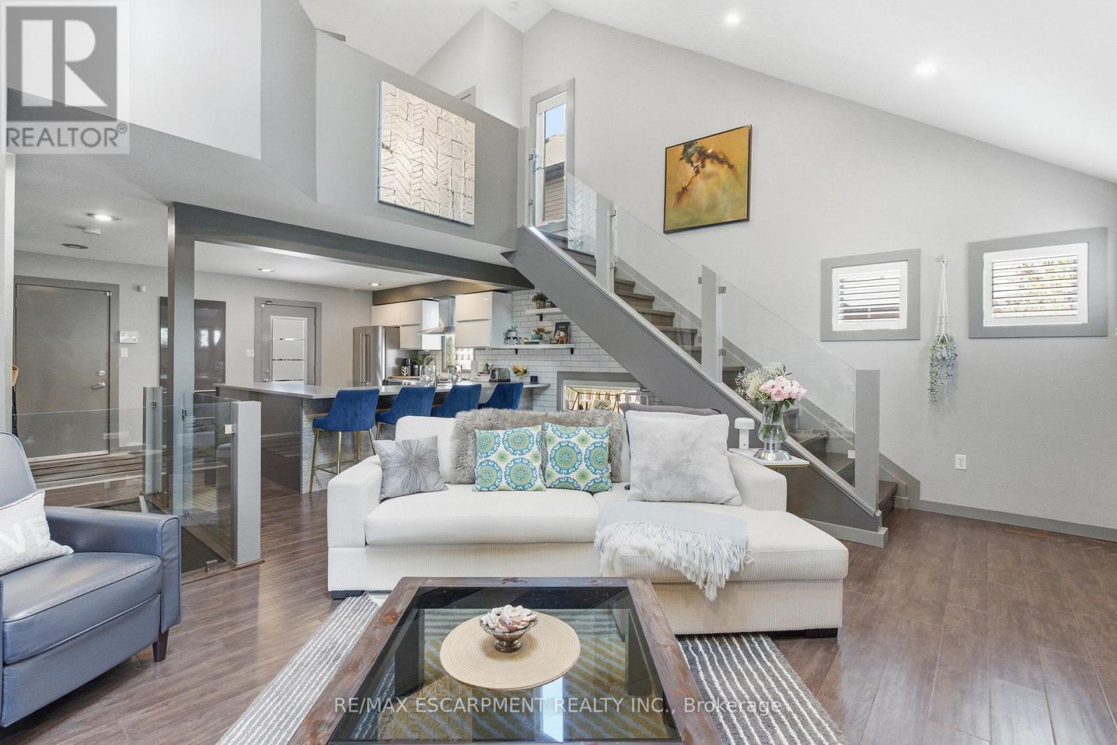 10 ROCKHAVEN LANE - 8