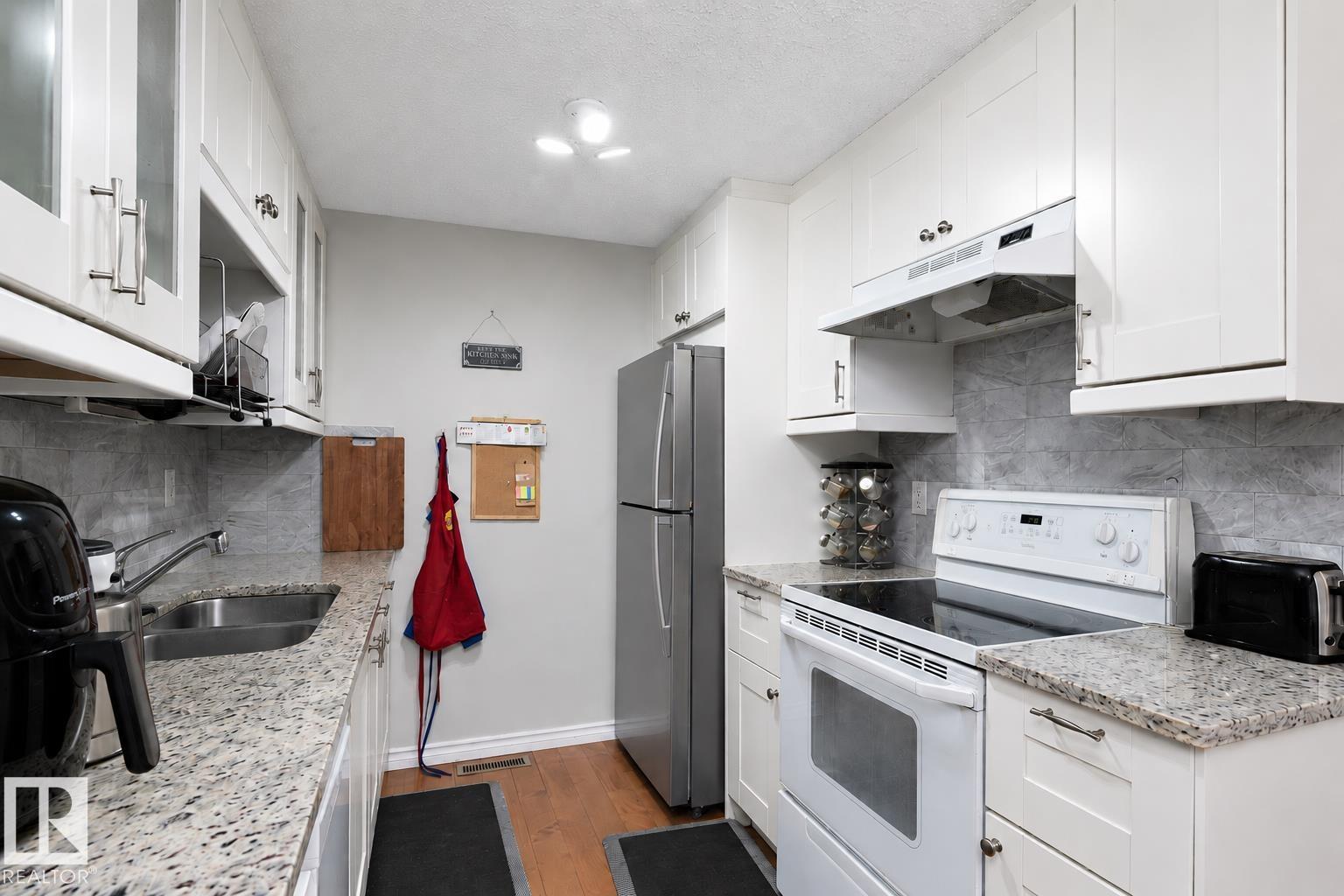 6617 180 St NW photo 3 — MLS® E4489554