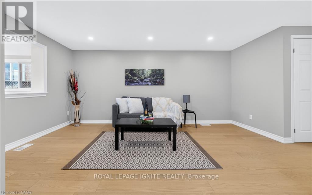 30 BRIDLEWREATH STREET - 14