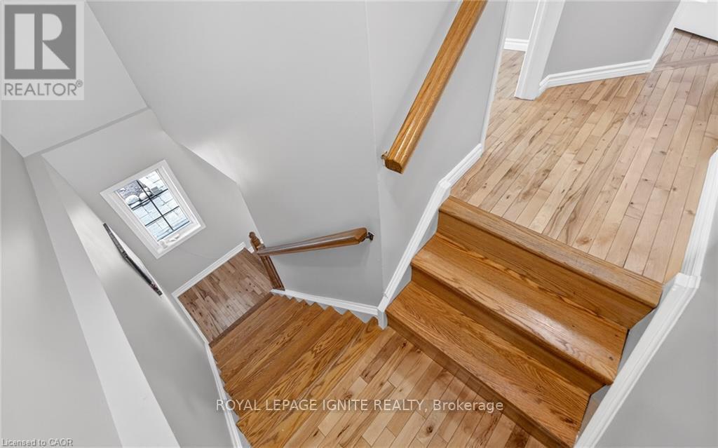30 BRIDLEWREATH STREET - 36