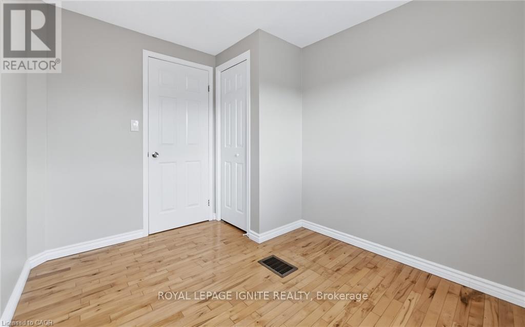 30 BRIDLEWREATH STREET - 40