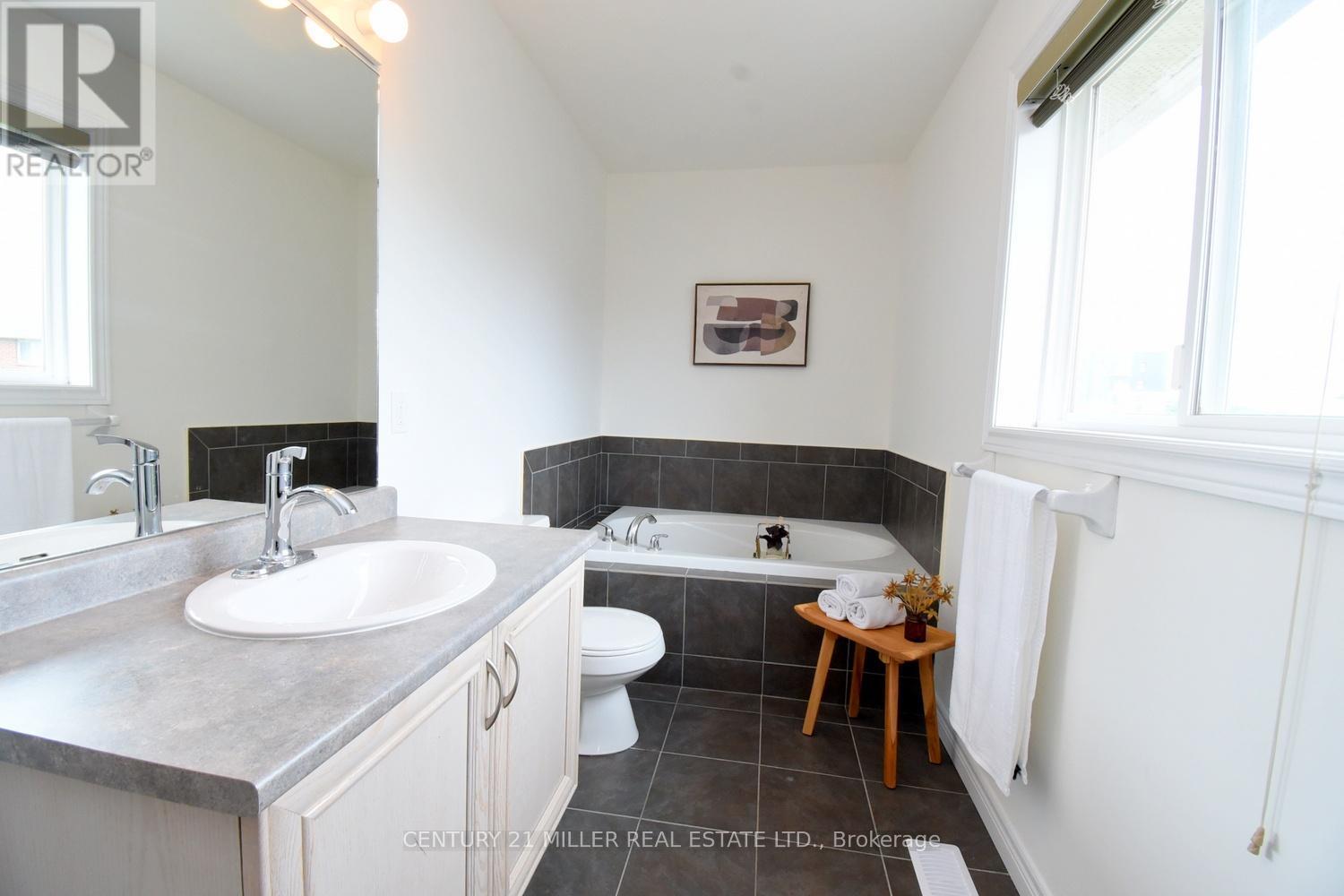 115 BOCELLI CRESCENT - 28