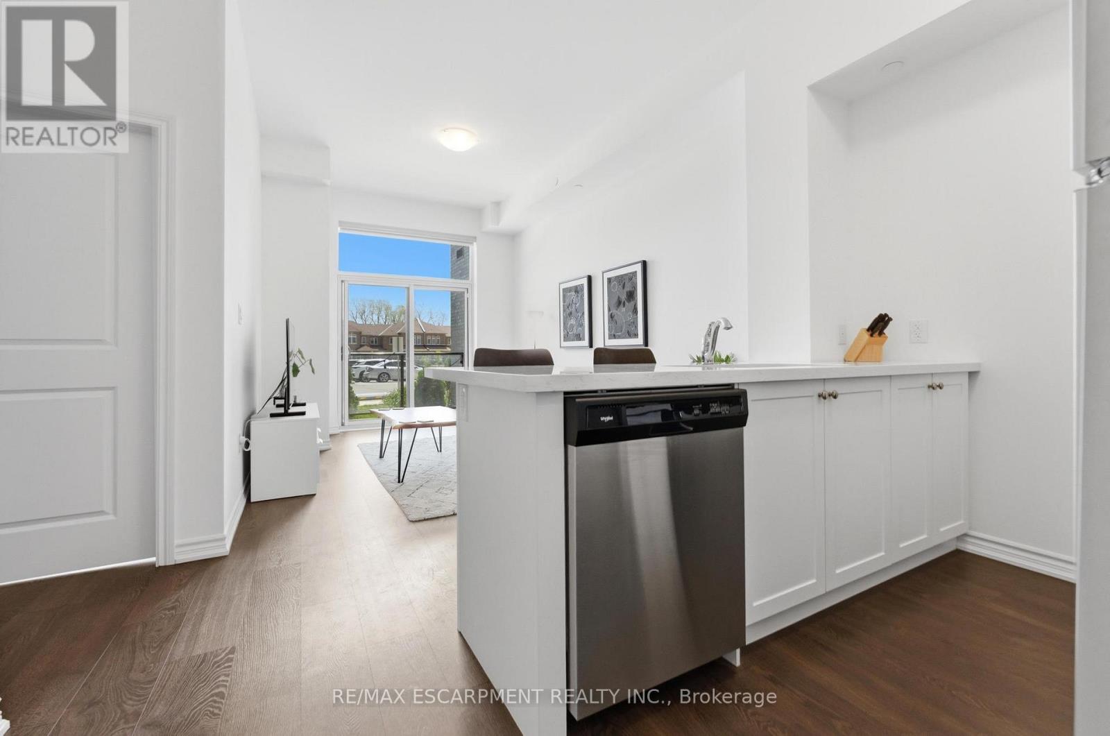 #112 460 DUNDAS STREET E - 4