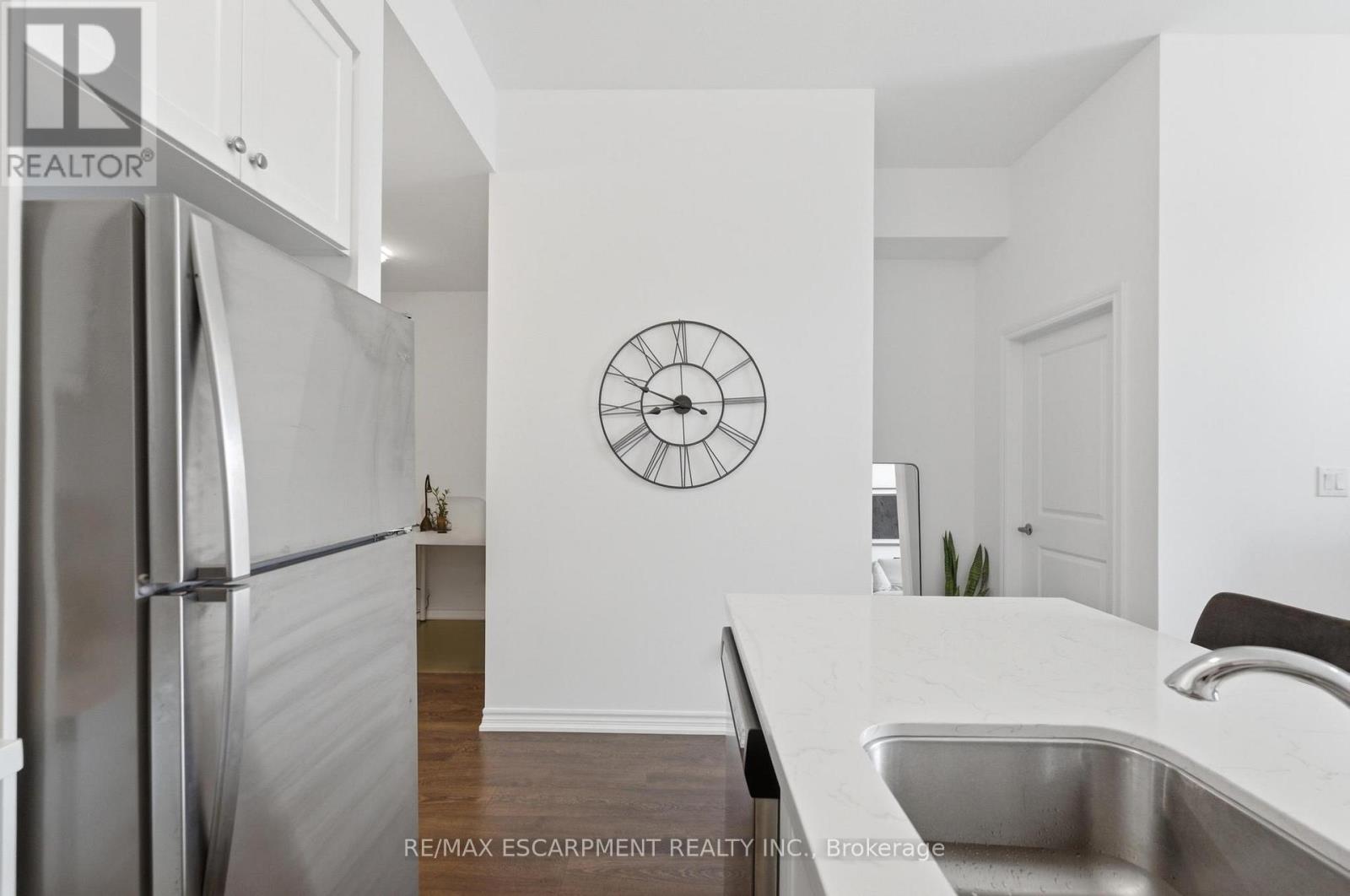 #112 460 DUNDAS STREET E - 5