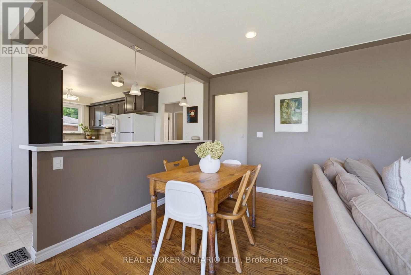 87 BALL STREET - 5