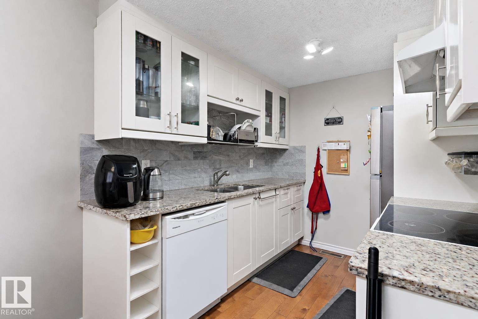 Row / Townhouse for sale at 6617 180 St NW, Edmonton — MLS® E4489554