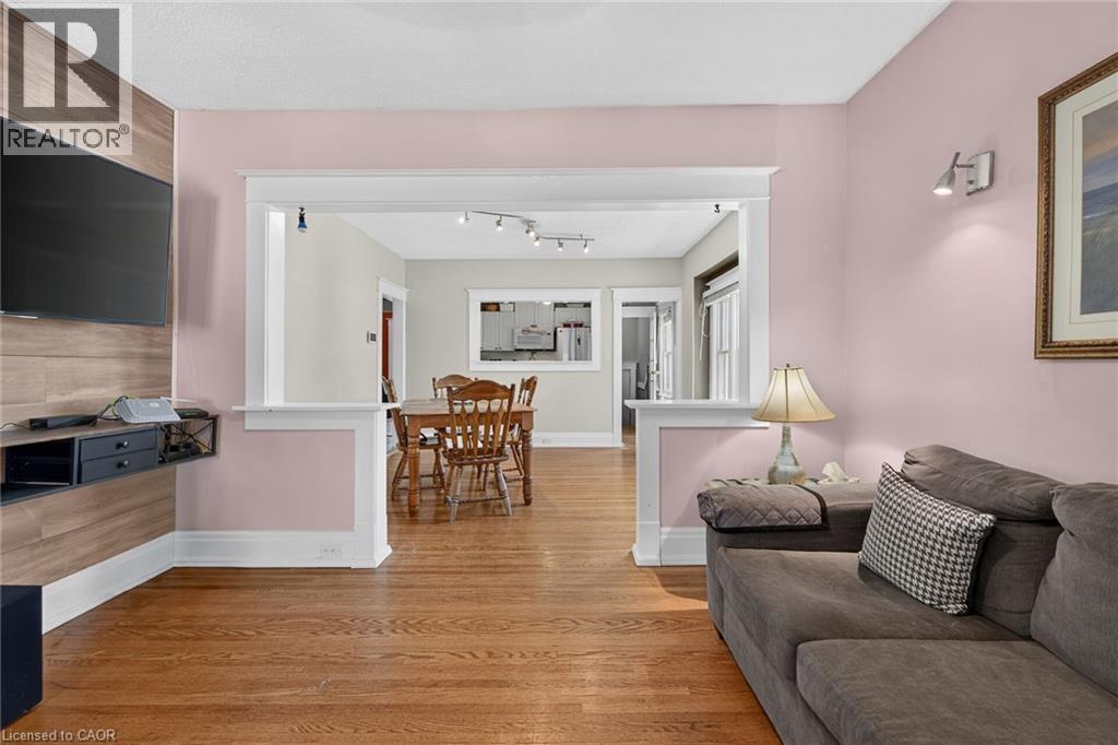 208 CARLTON Street - 21