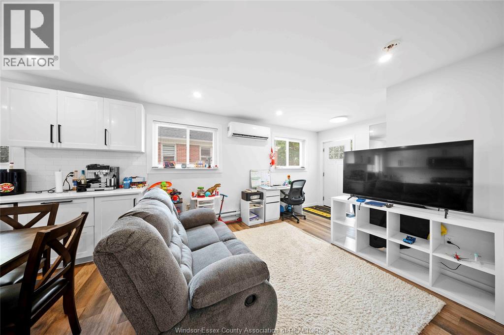 3495 LONGFELLOW AVENUE - 16