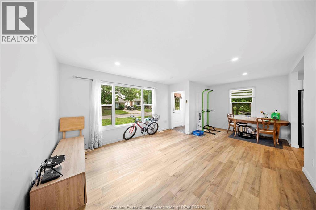 3495 LONGFELLOW AVENUE - 27