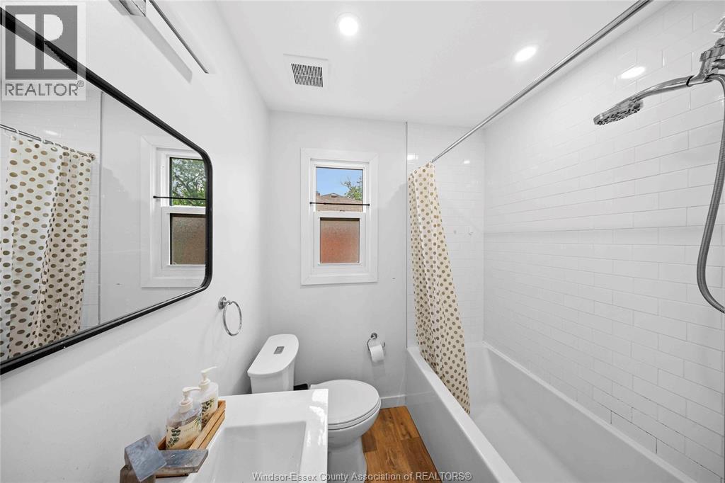 3495 LONGFELLOW AVENUE - 38