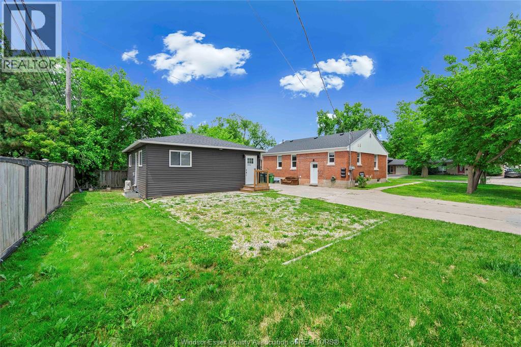 3495 LONGFELLOW AVENUE - 12