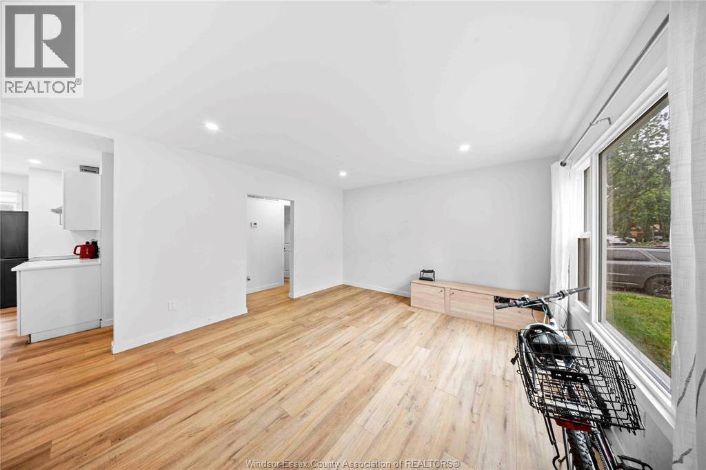 3495 LONGFELLOW AVENUE - 26