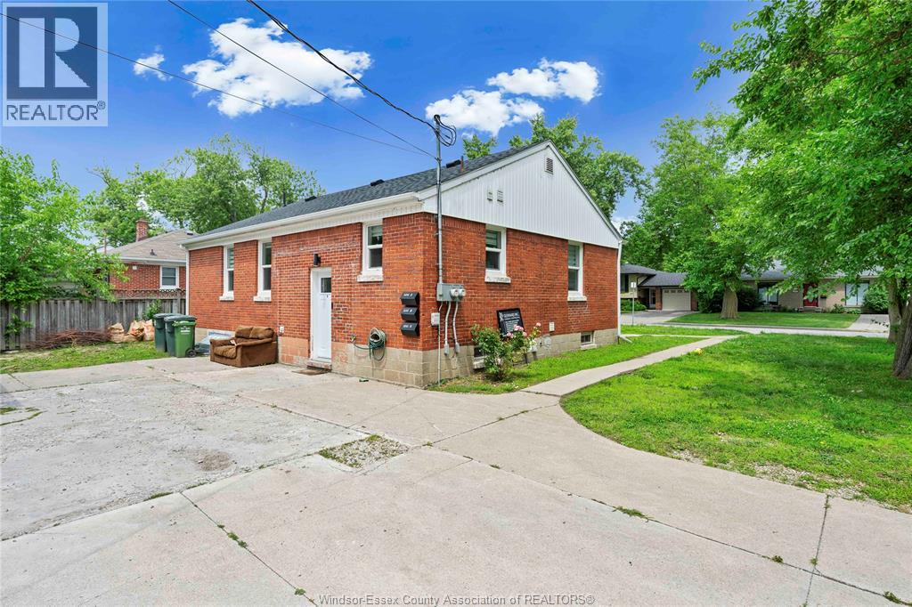 3495 LONGFELLOW AVENUE - 9