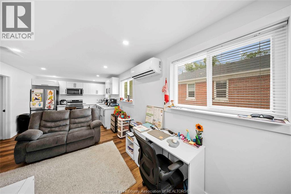 3495 LONGFELLOW AVENUE - 13