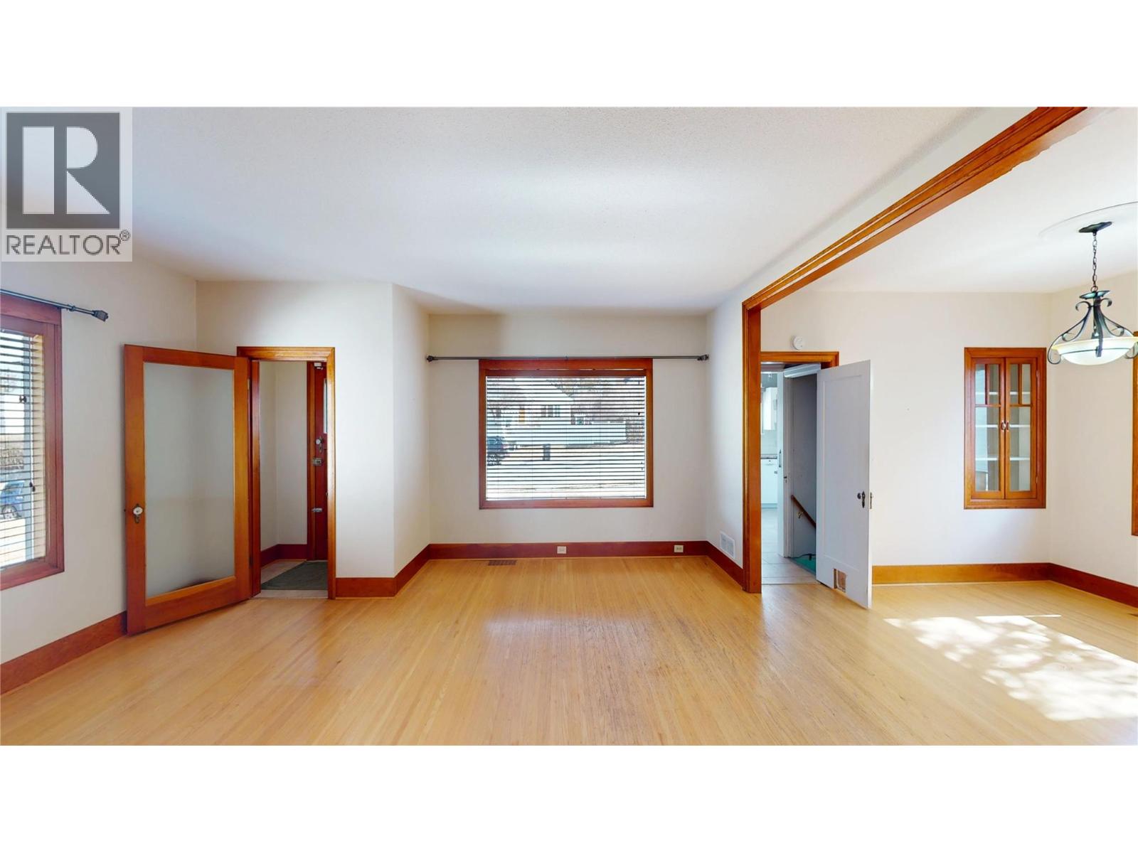 331 10th Avenue S - 10