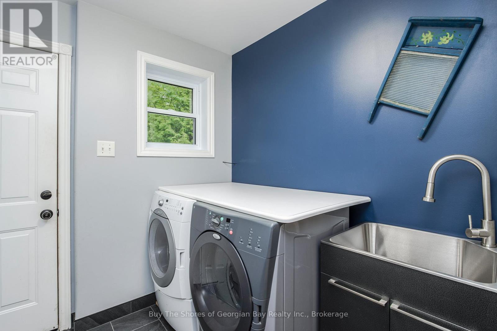 2367 MACDONALD ROAD - 32
