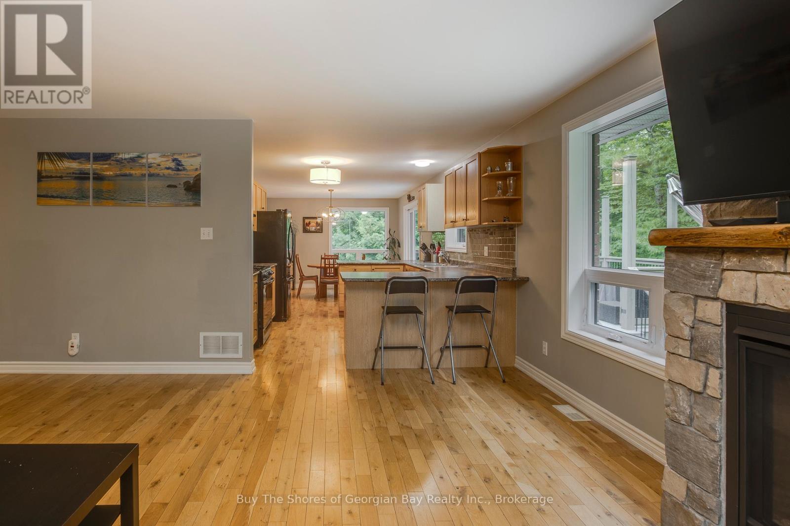 2367 MACDONALD ROAD - 12