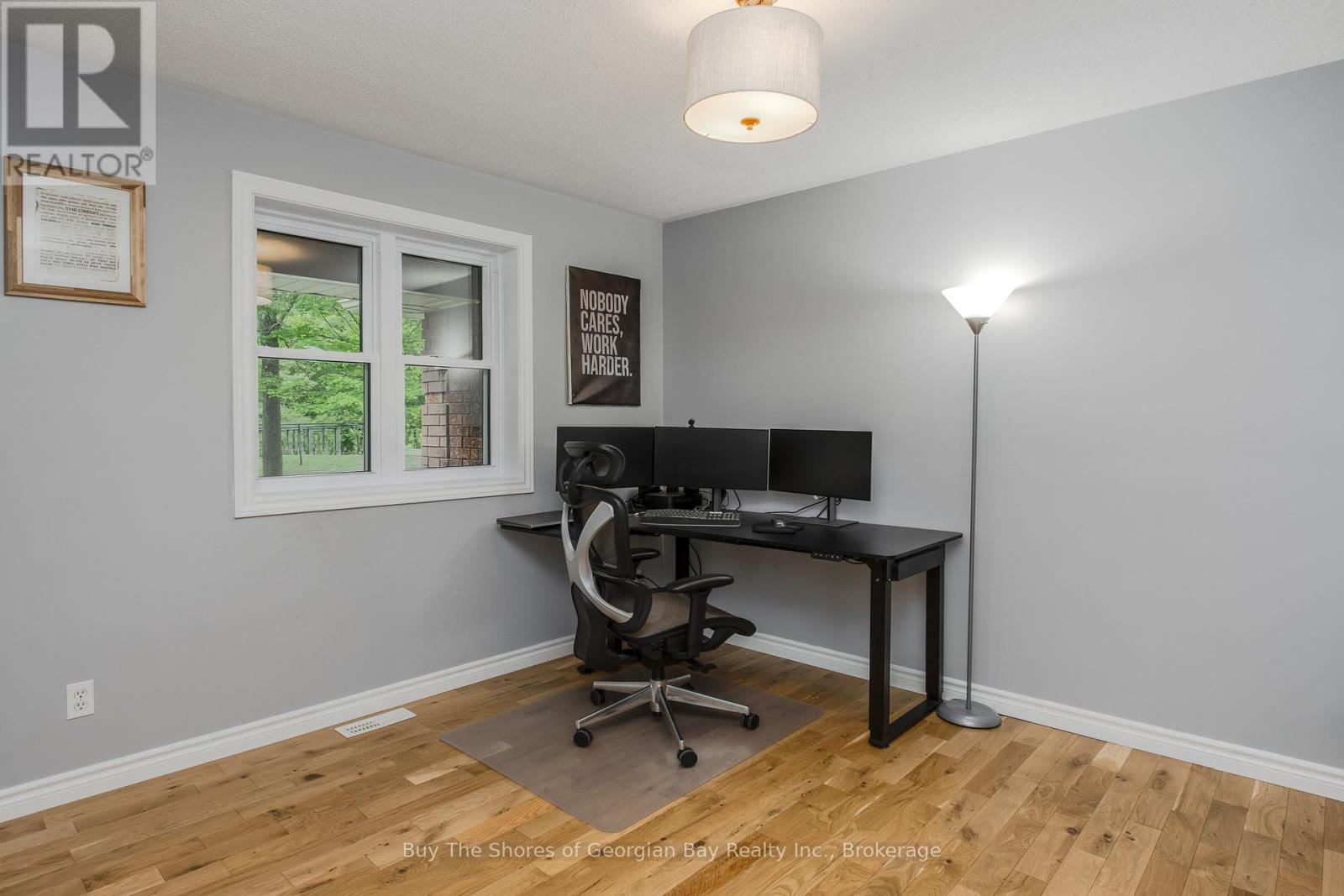 2367 MACDONALD ROAD - 31