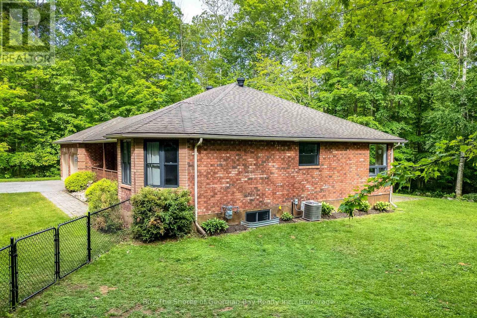 2367 MACDONALD ROAD - 42