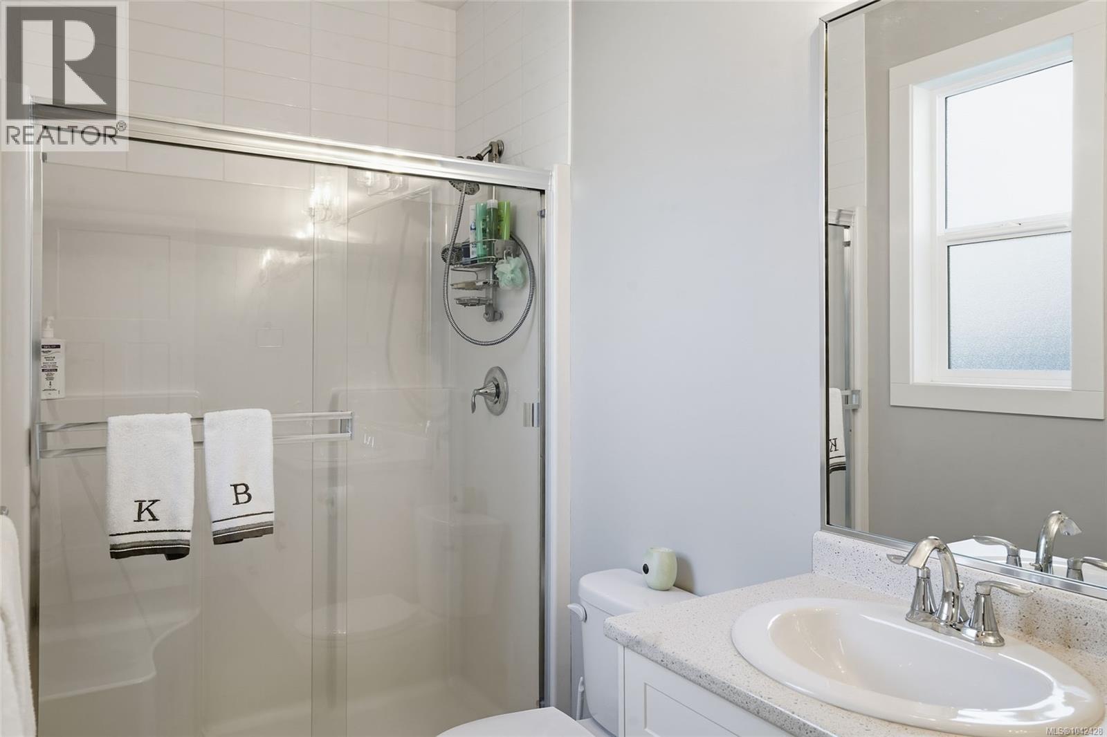 751 James Pl - 21