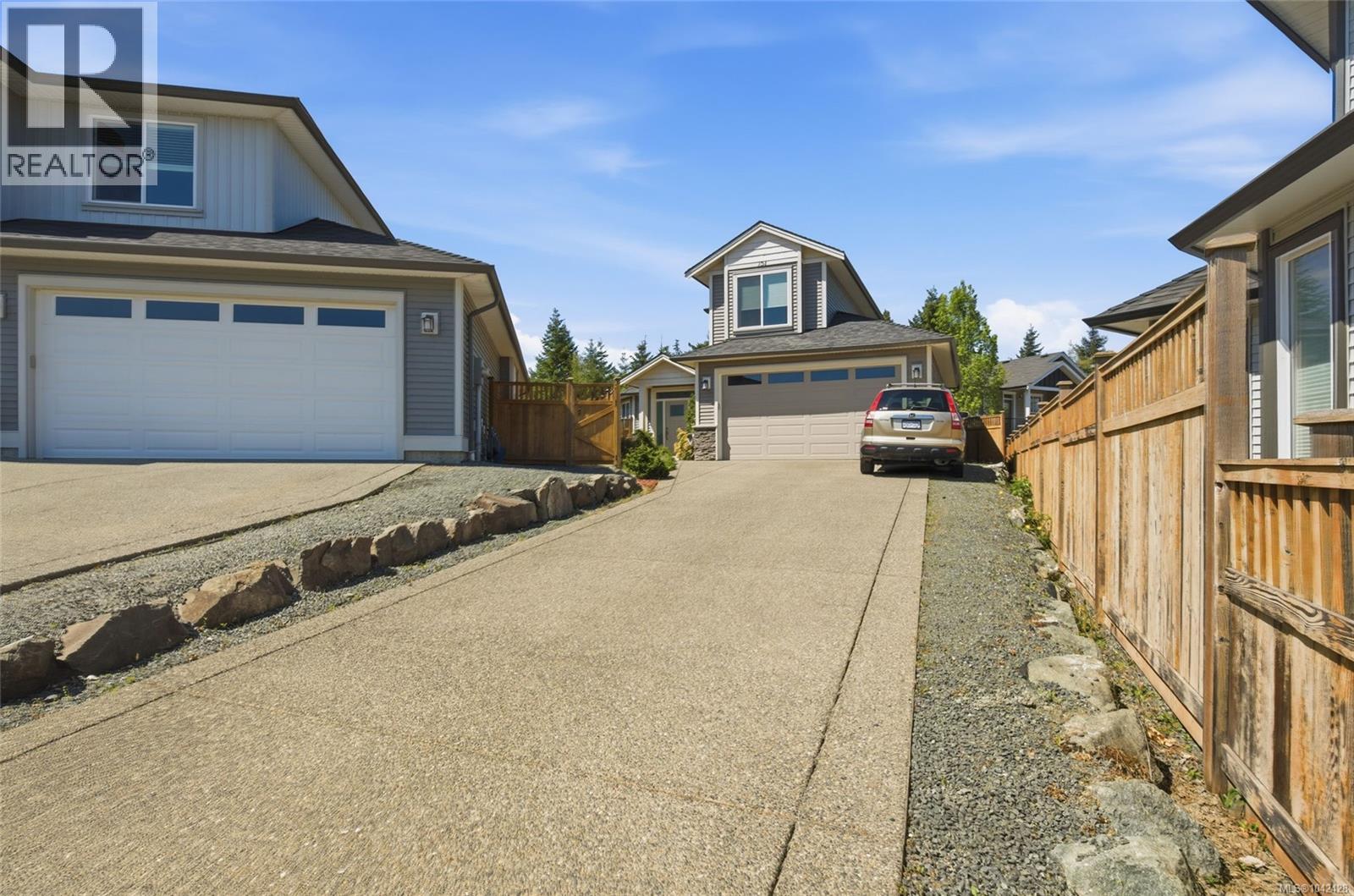 751 James Pl - 37