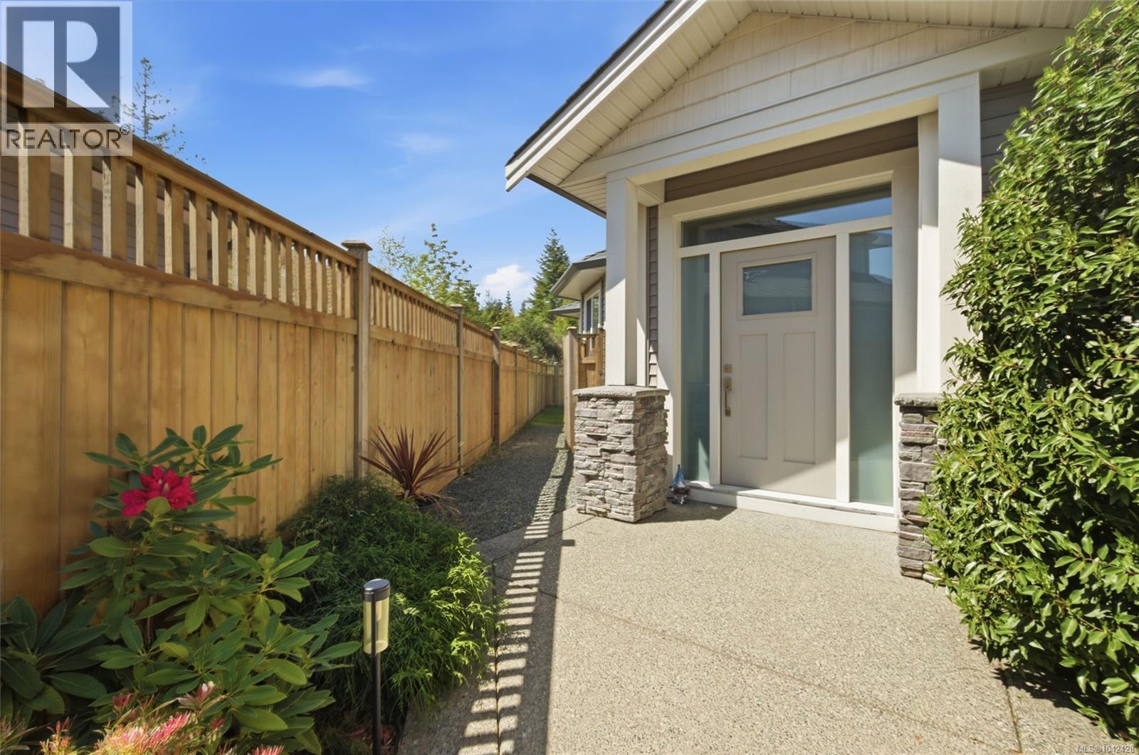 751 James Pl - 29