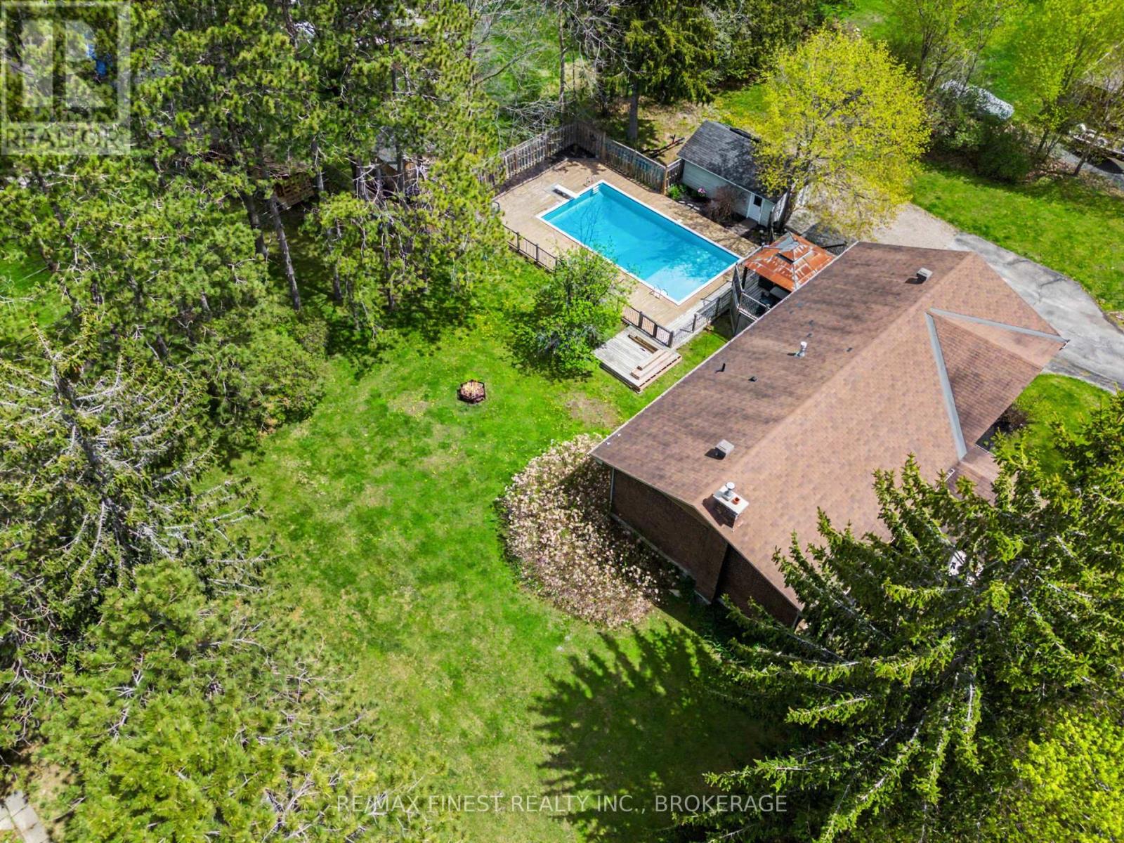 2518 RIDEAU FERRY ROAD - 2