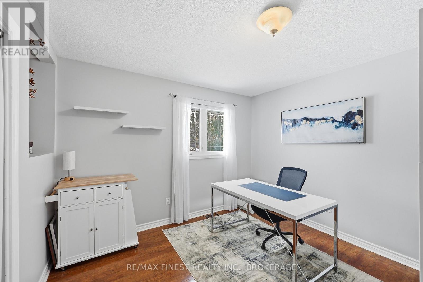 2518 RIDEAU FERRY ROAD - 24
