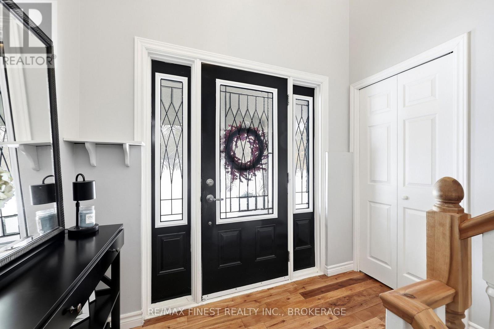 2518 RIDEAU FERRY ROAD - 3