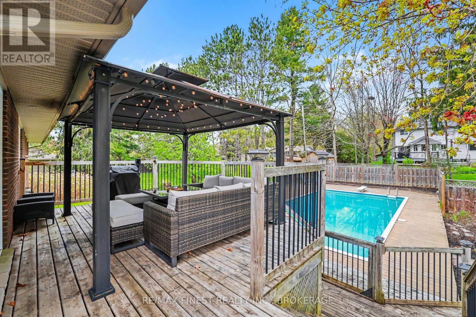 2518 RIDEAU FERRY ROAD - 38