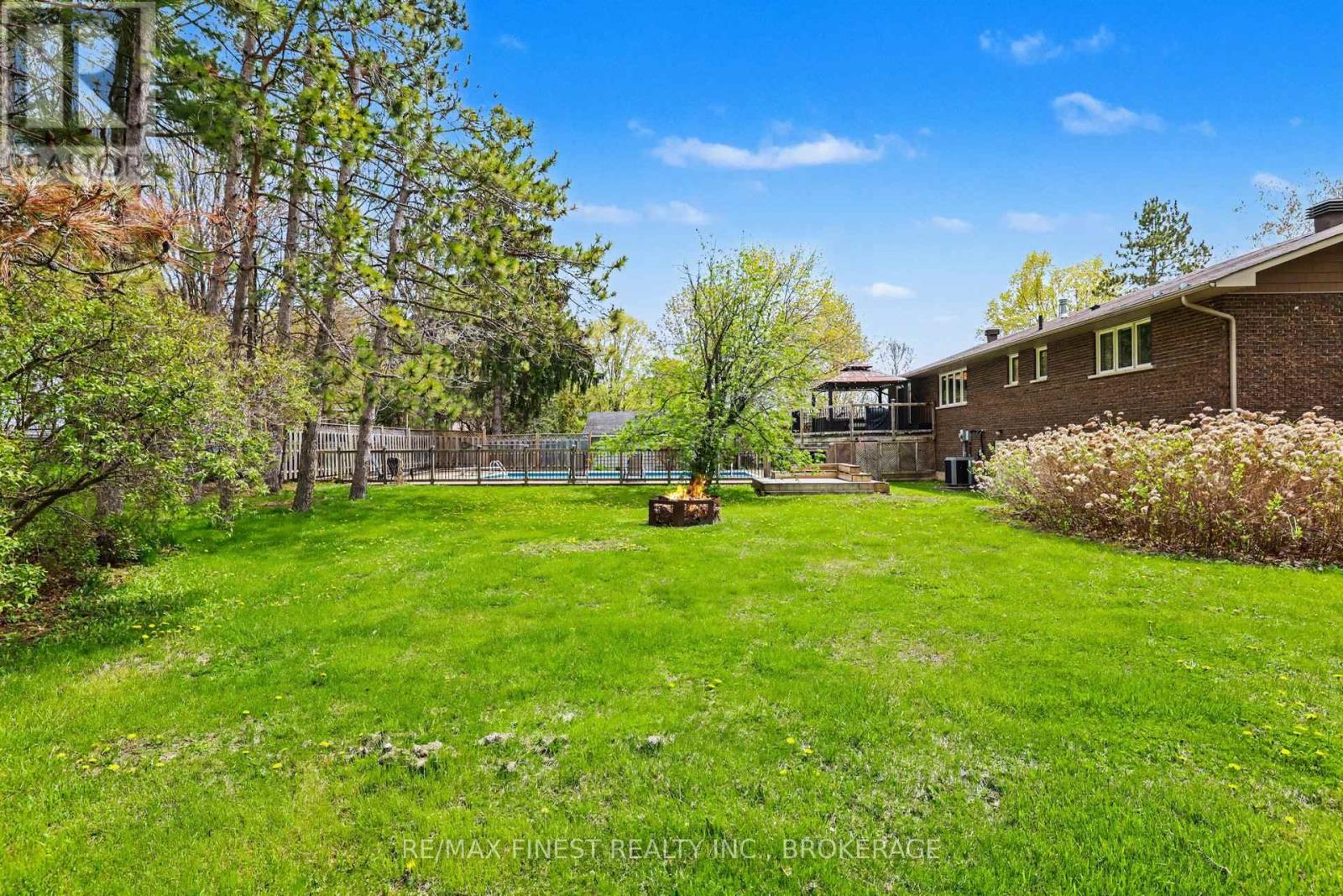 2518 RIDEAU FERRY ROAD - 39