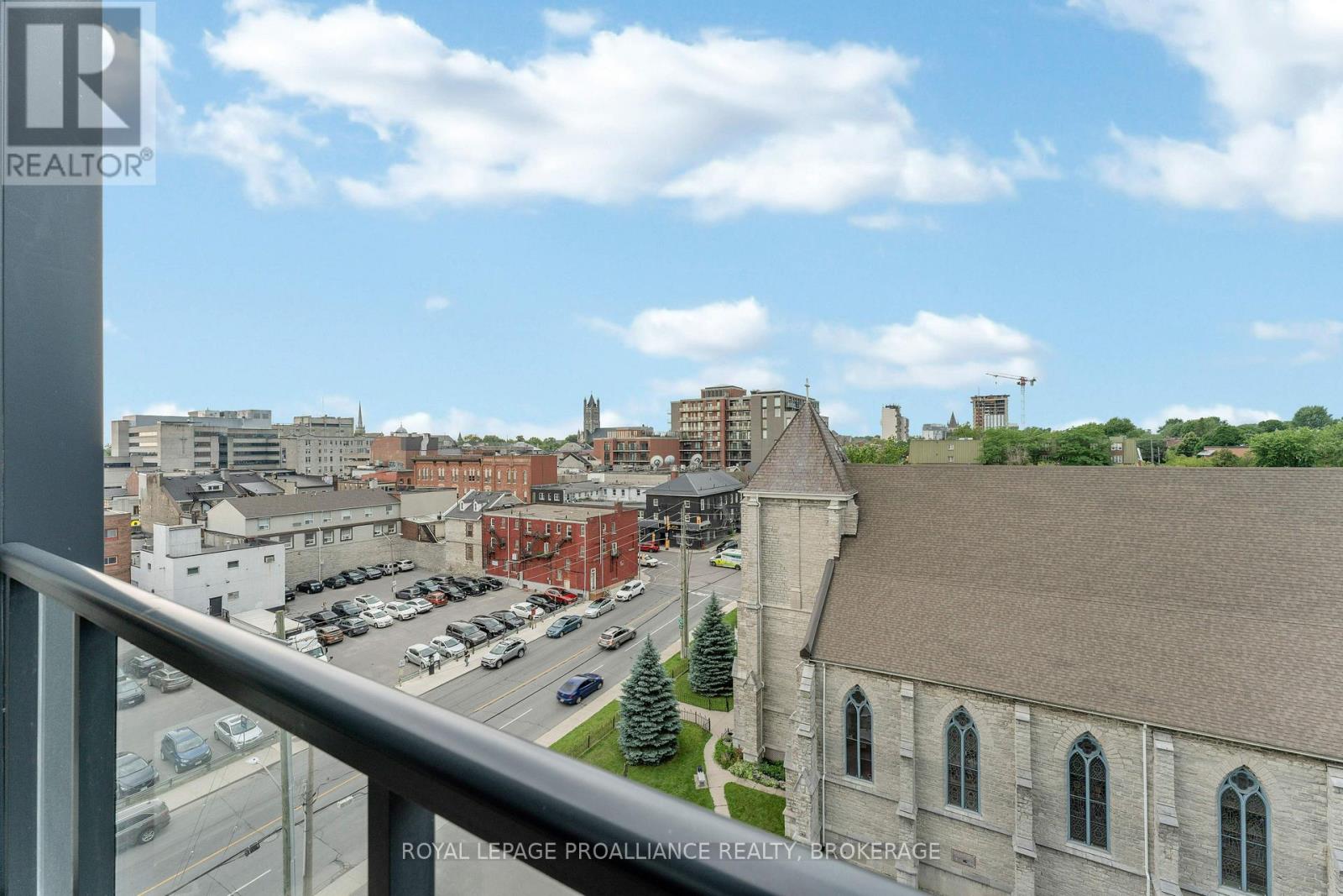 #813 121 QUEEN STREET - 14