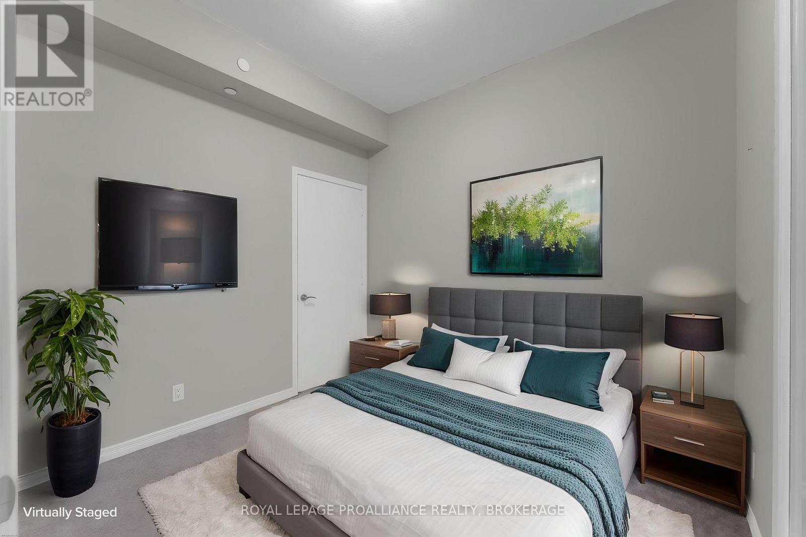 #813 121 QUEEN STREET - 23