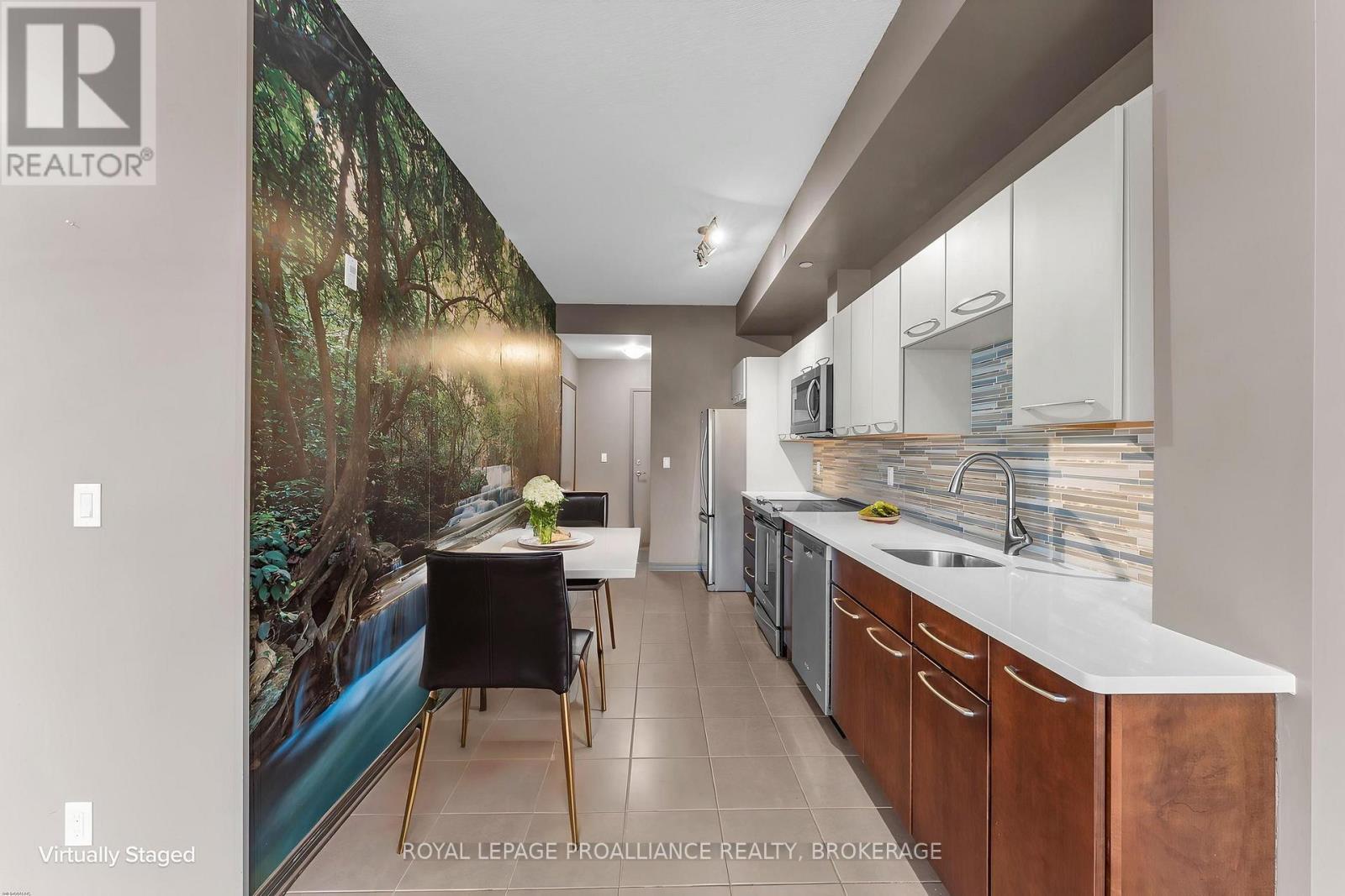 #813 121 QUEEN STREET - Image 7