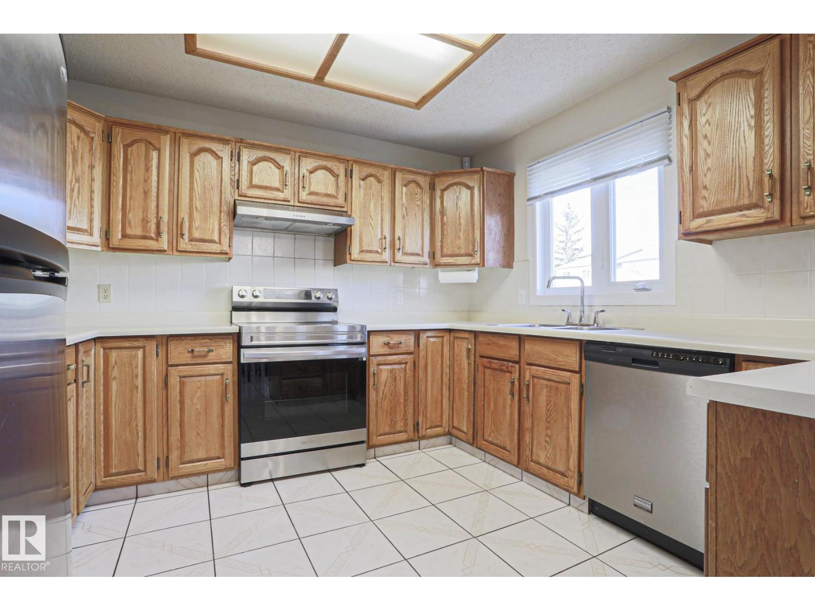 2433 89 ST NW - 33