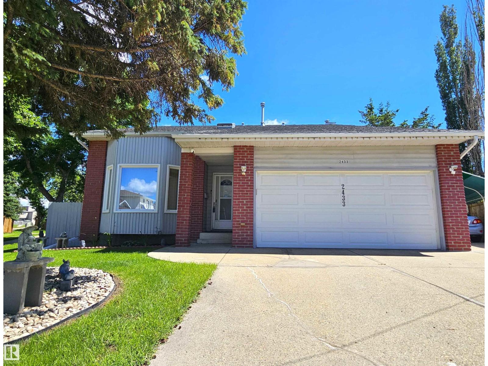2433 89 ST NW - 3