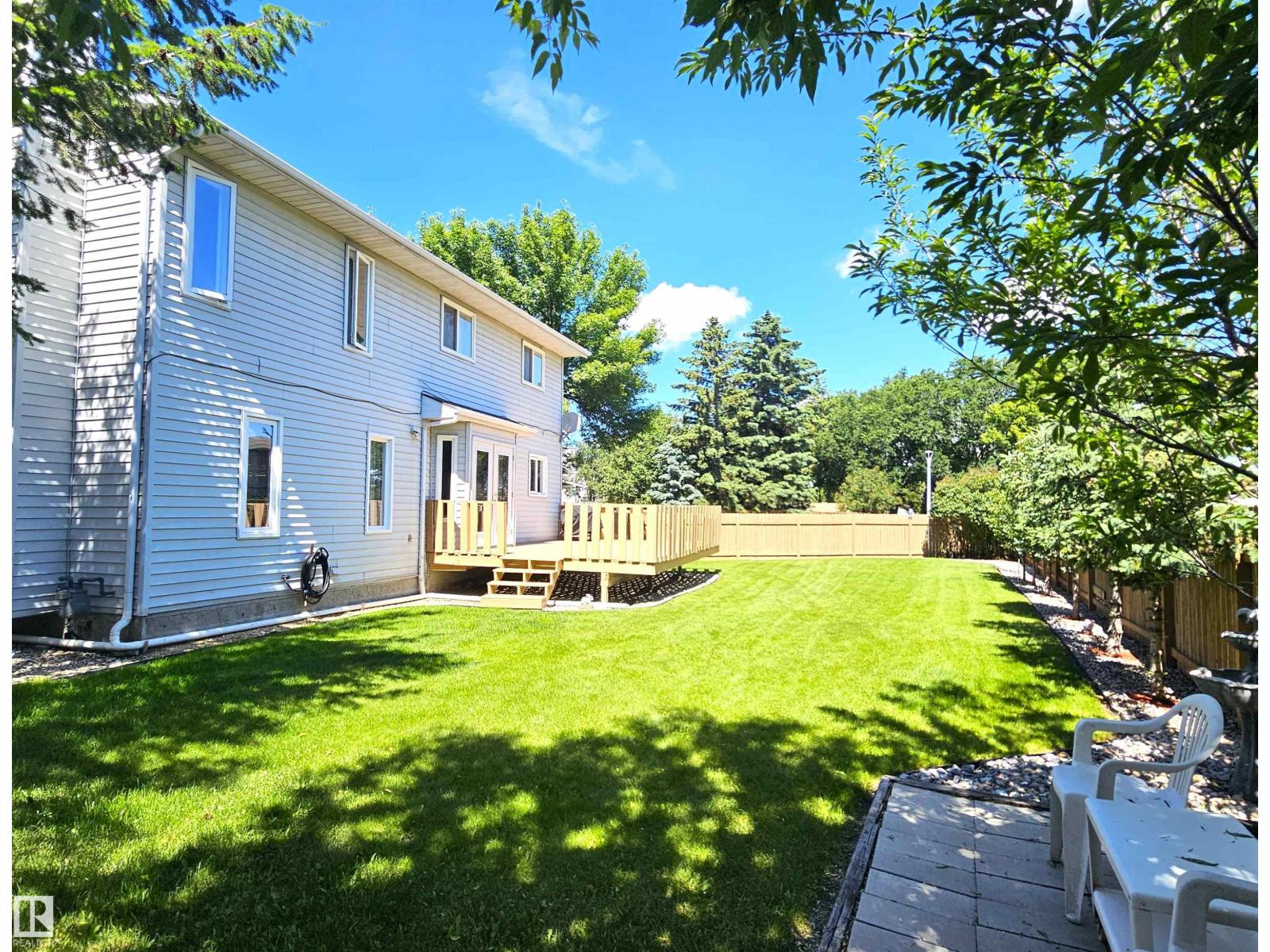2433 89 ST NW - 50
