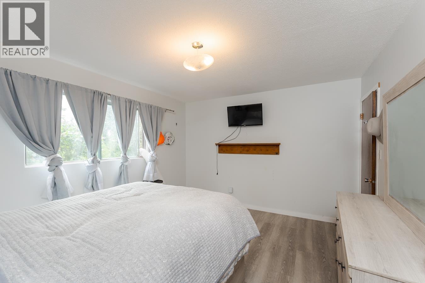 138 MCLEAN DRIVE - 19