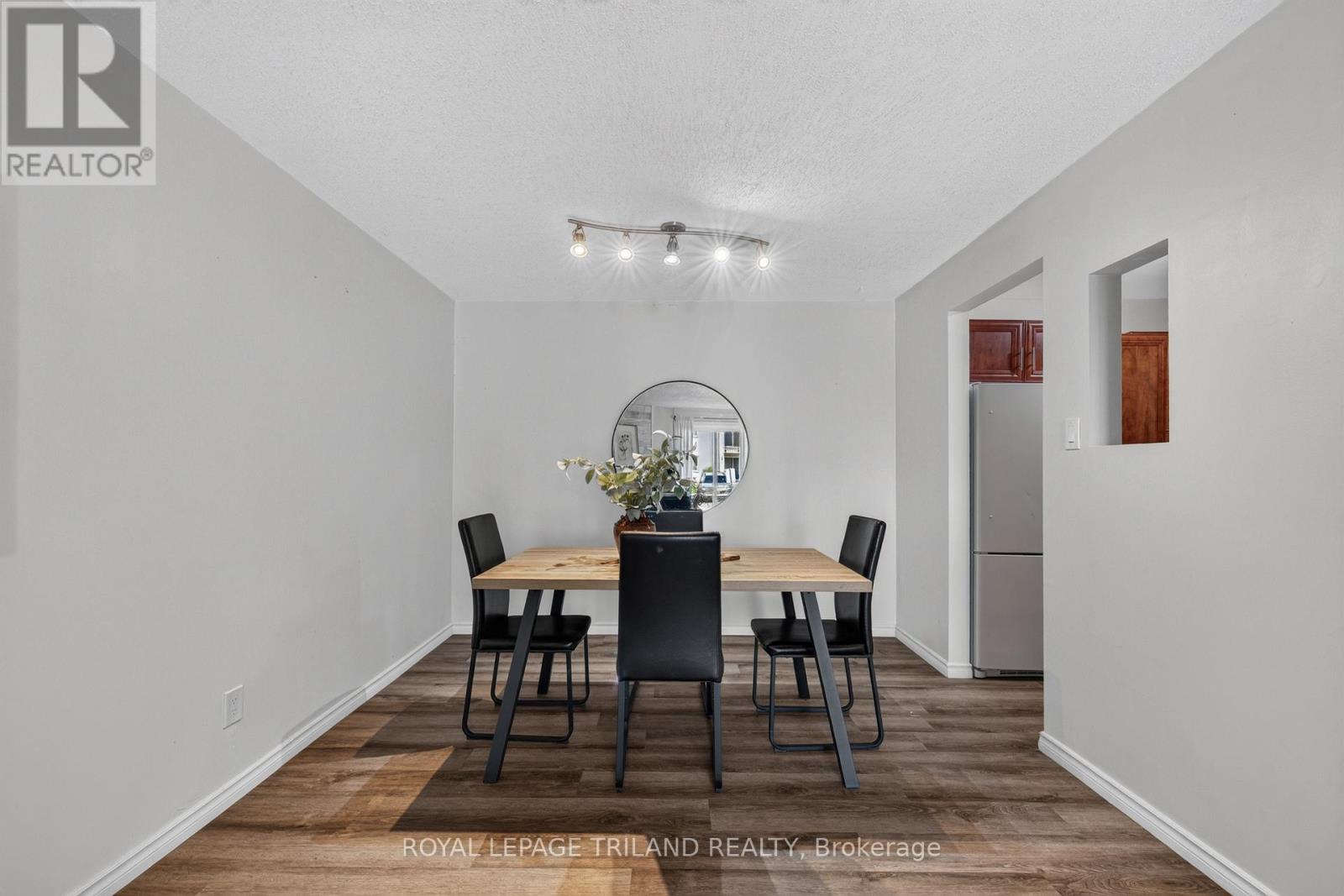 #102 735 DEVERON CRESCENT - 13