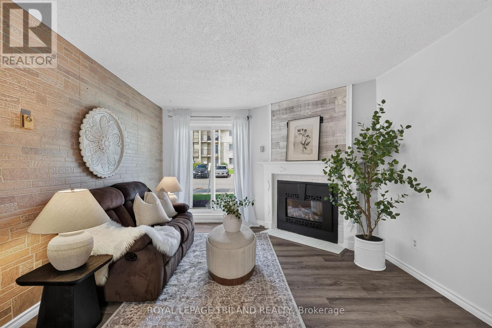 #102 735 DEVERON CRESCENT - 15