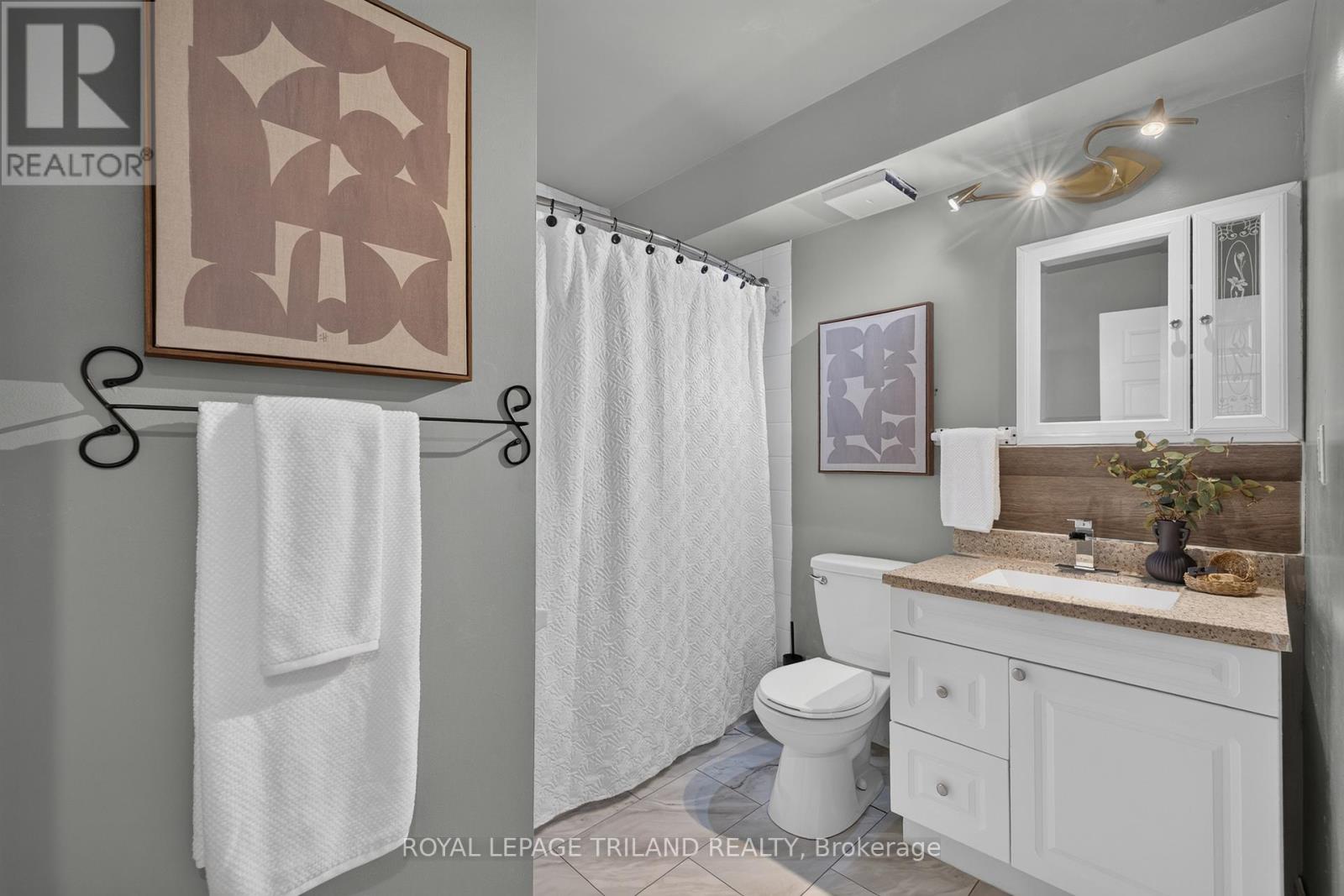 #102 735 DEVERON CRESCENT - 20