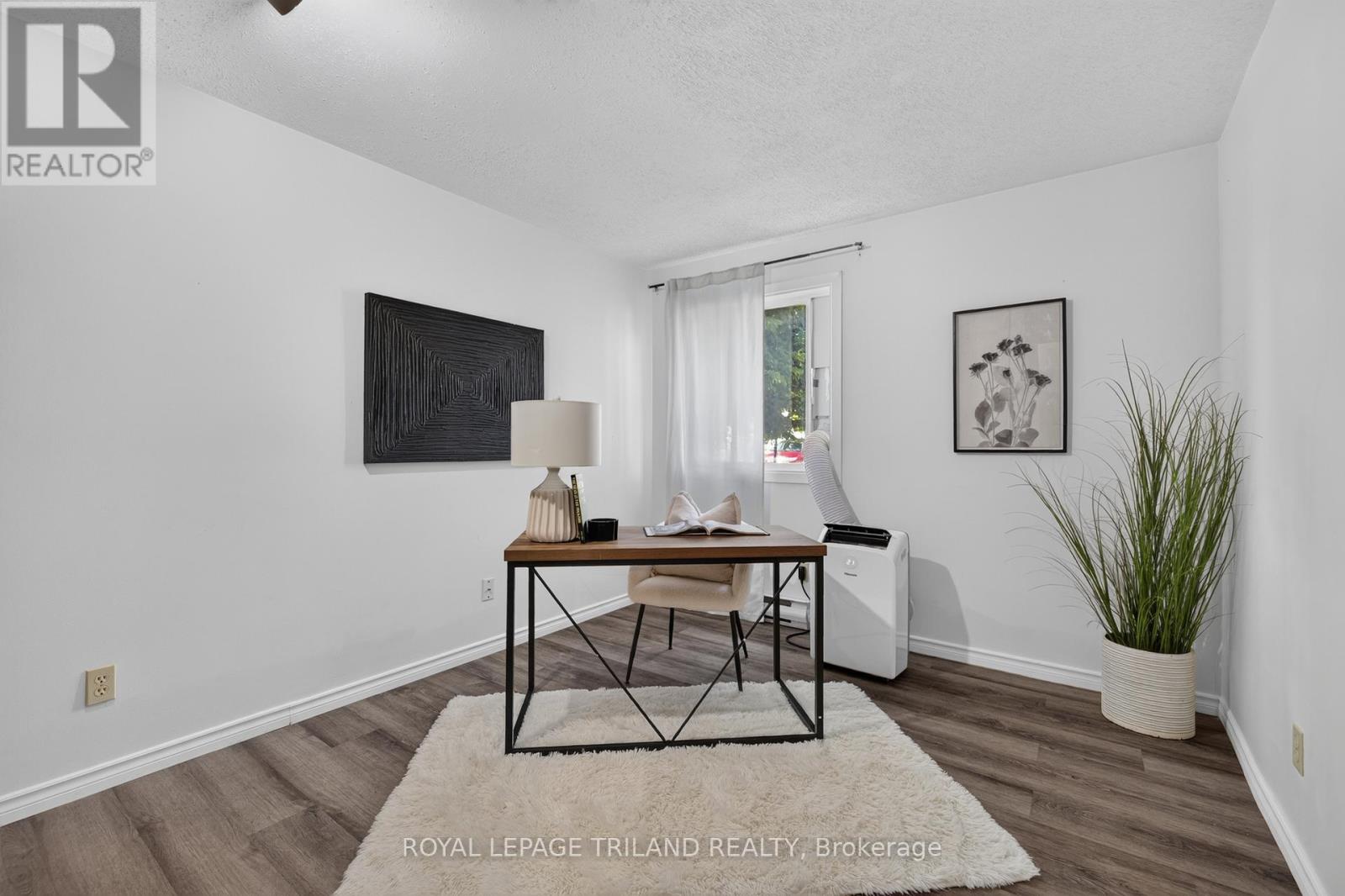 #102 735 DEVERON CRESCENT - 22