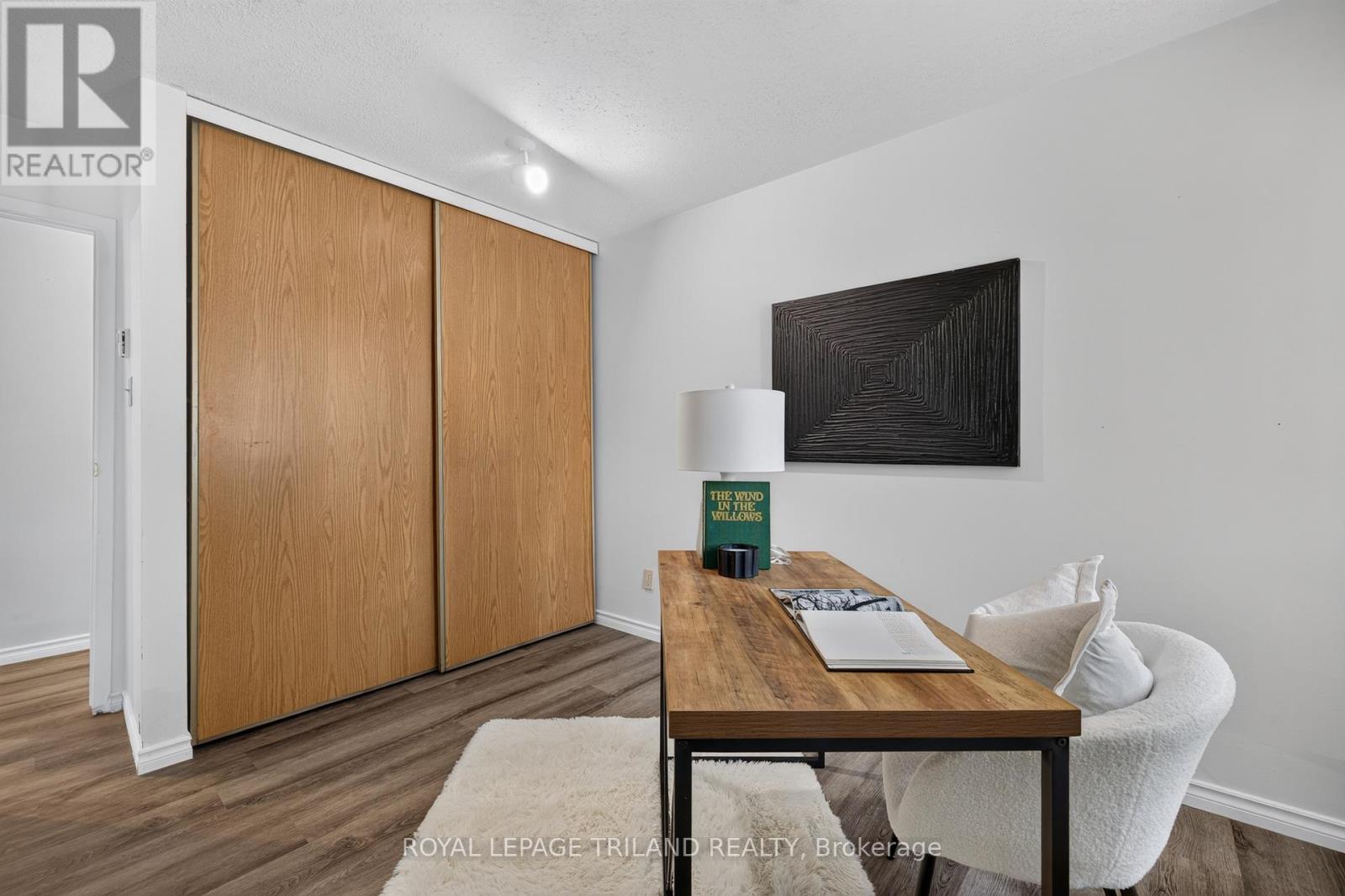 #102 735 DEVERON CRESCENT - 23
