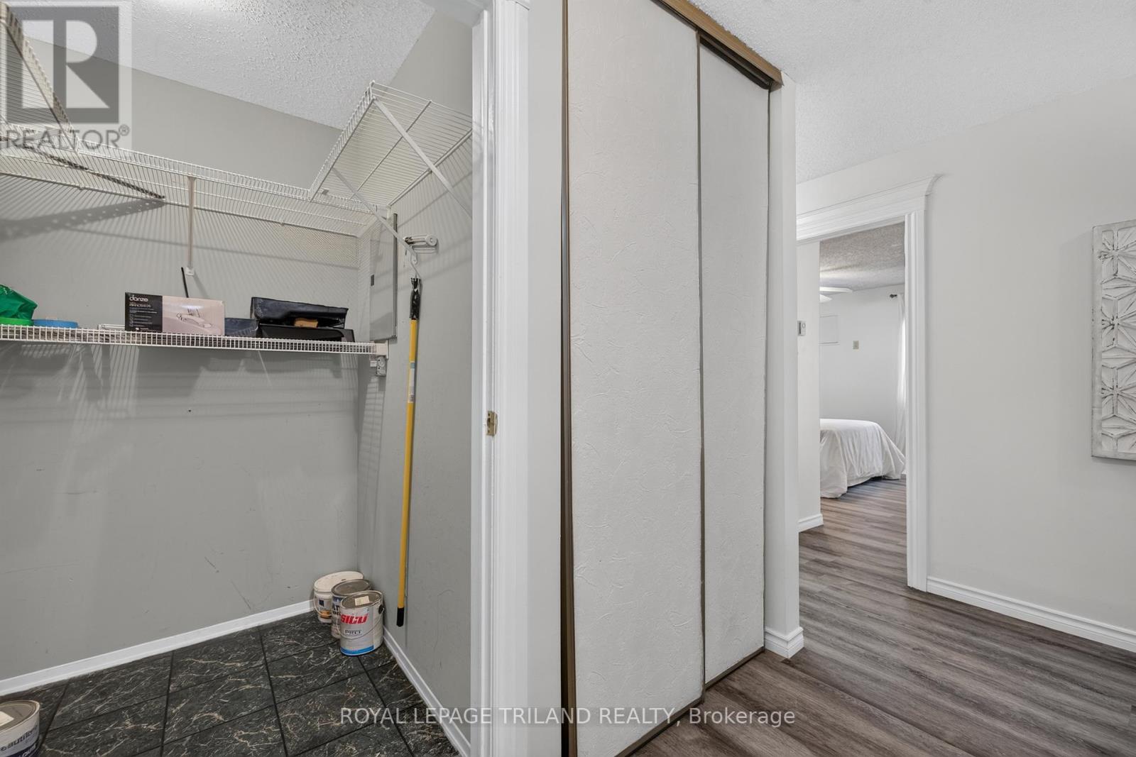 #102 735 DEVERON CRESCENT - 24