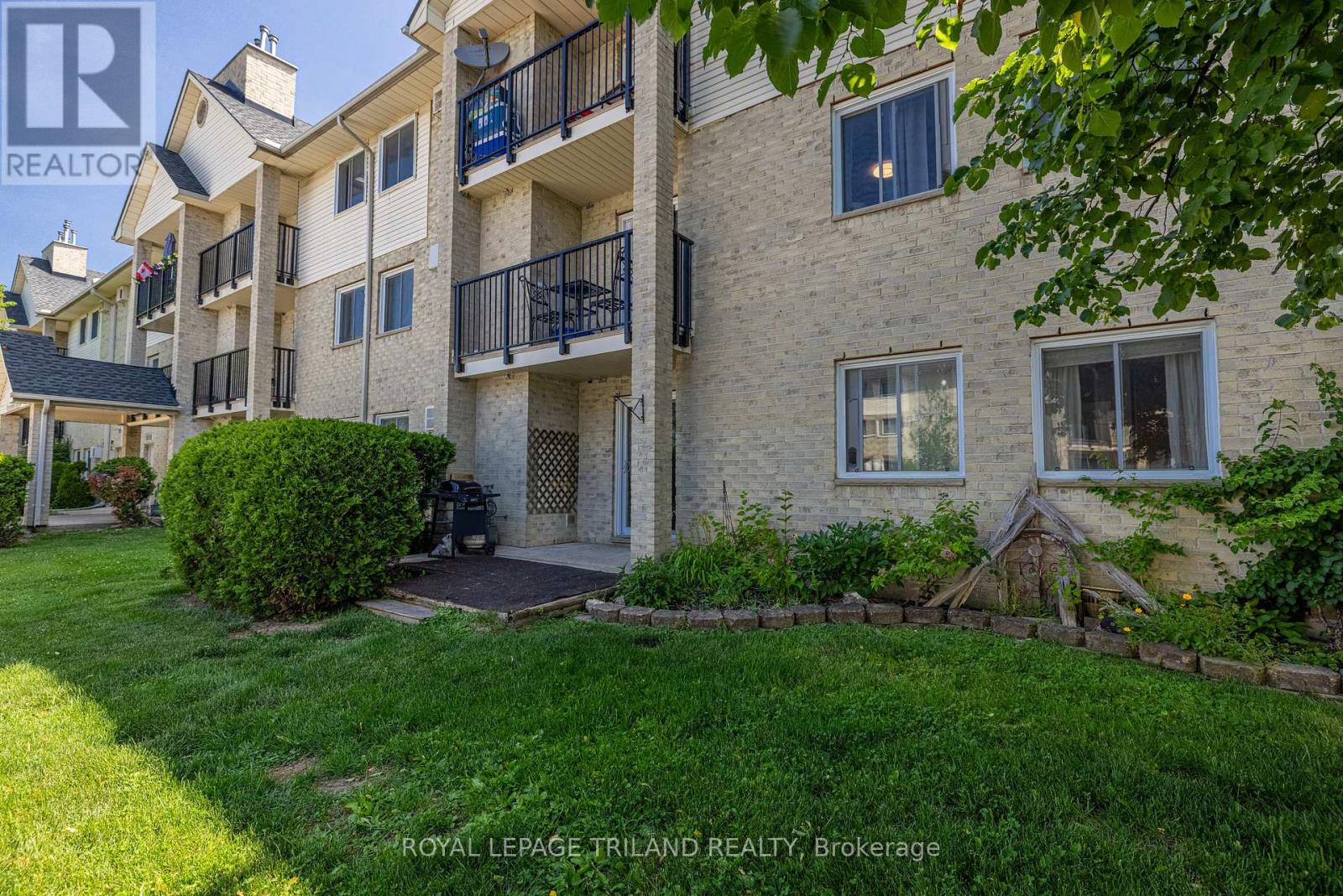 #102 735 DEVERON CRESCENT - 27